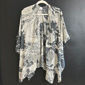 Sonoma Women's Floral Kimono Top - Black and Cream